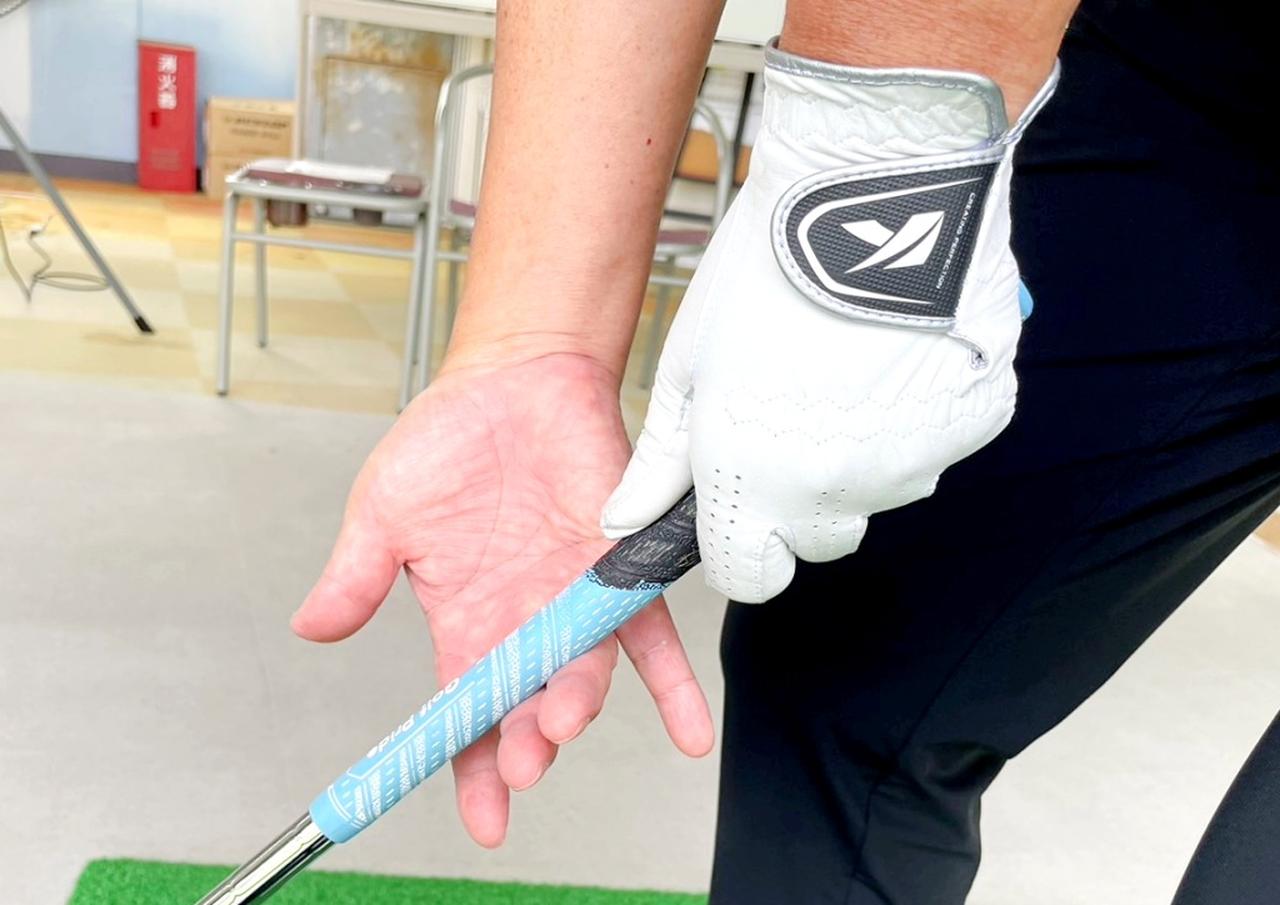 画像: 「クラブの正しい握り方」をわかりやすく解説! レッスンプロになるための「ゴルフの教科書」にあるグリップの手順とその重要性 - みんなのゴルフダイジェスト