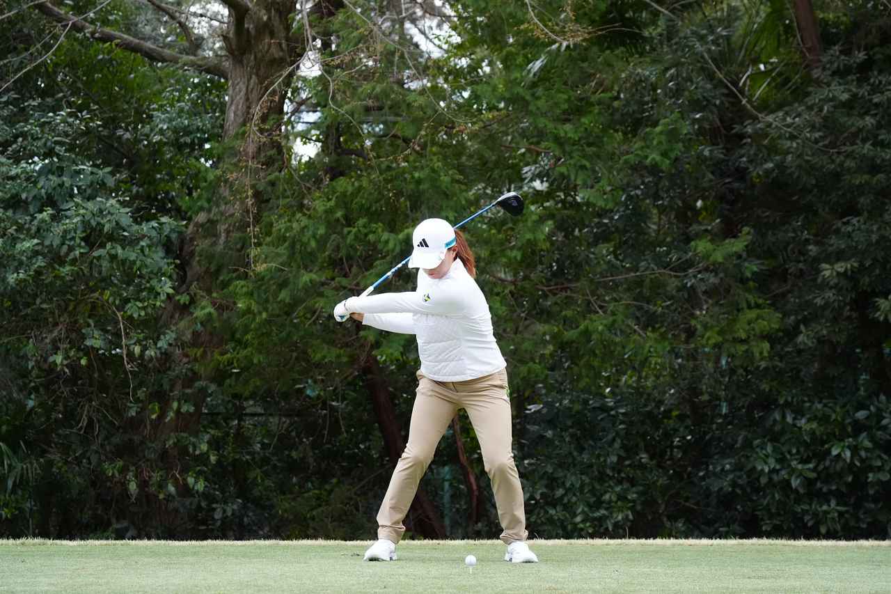 画像 : 5番目の画像 - 渋野日向子のドライバー正面連続写真（撮影／姉崎正） - みんなのゴルフダイジェスト