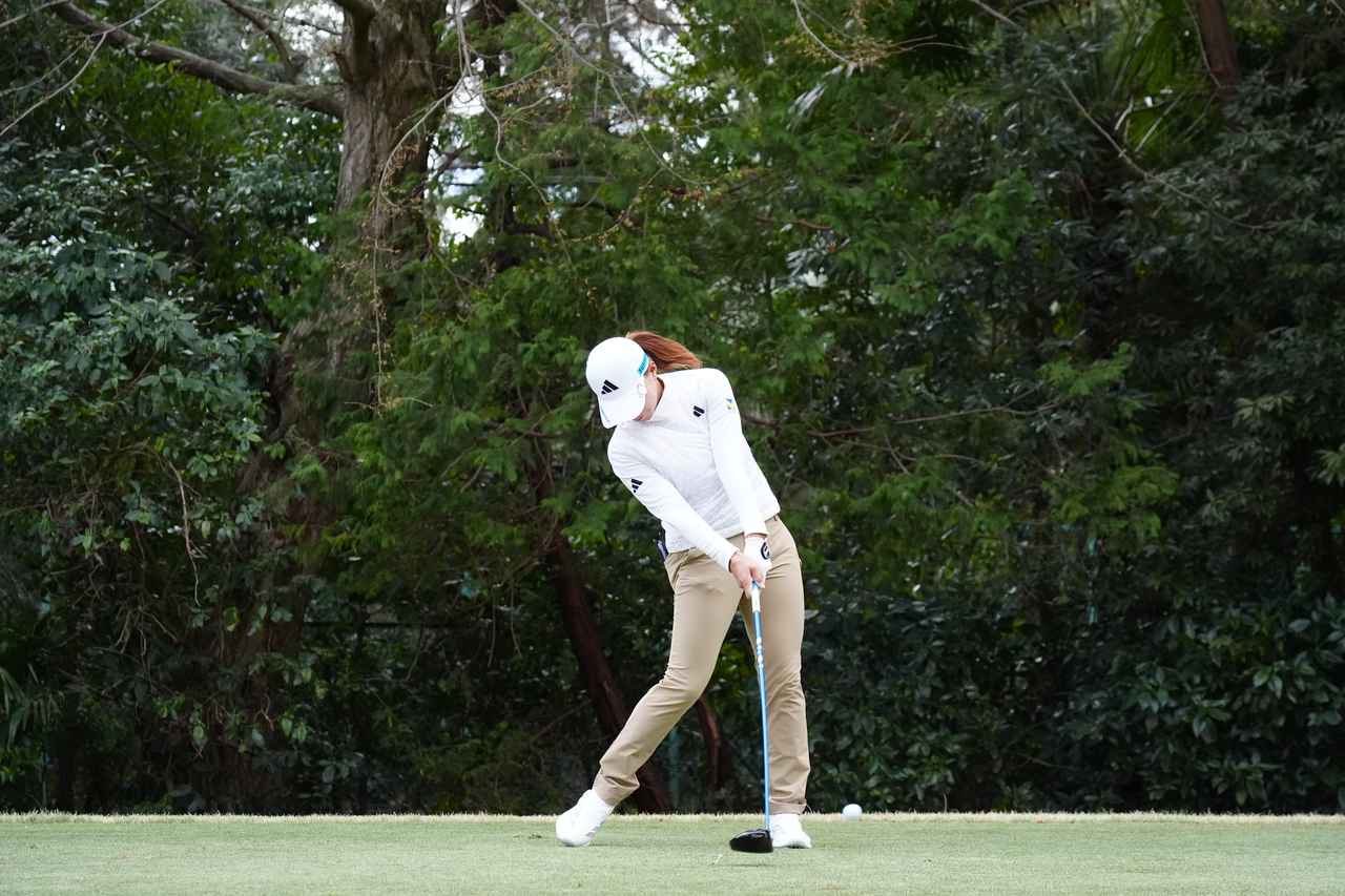 画像 : 7番目の画像 - 渋野日向子のドライバー正面連続写真（撮影／姉崎正） - みんなのゴルフダイジェスト