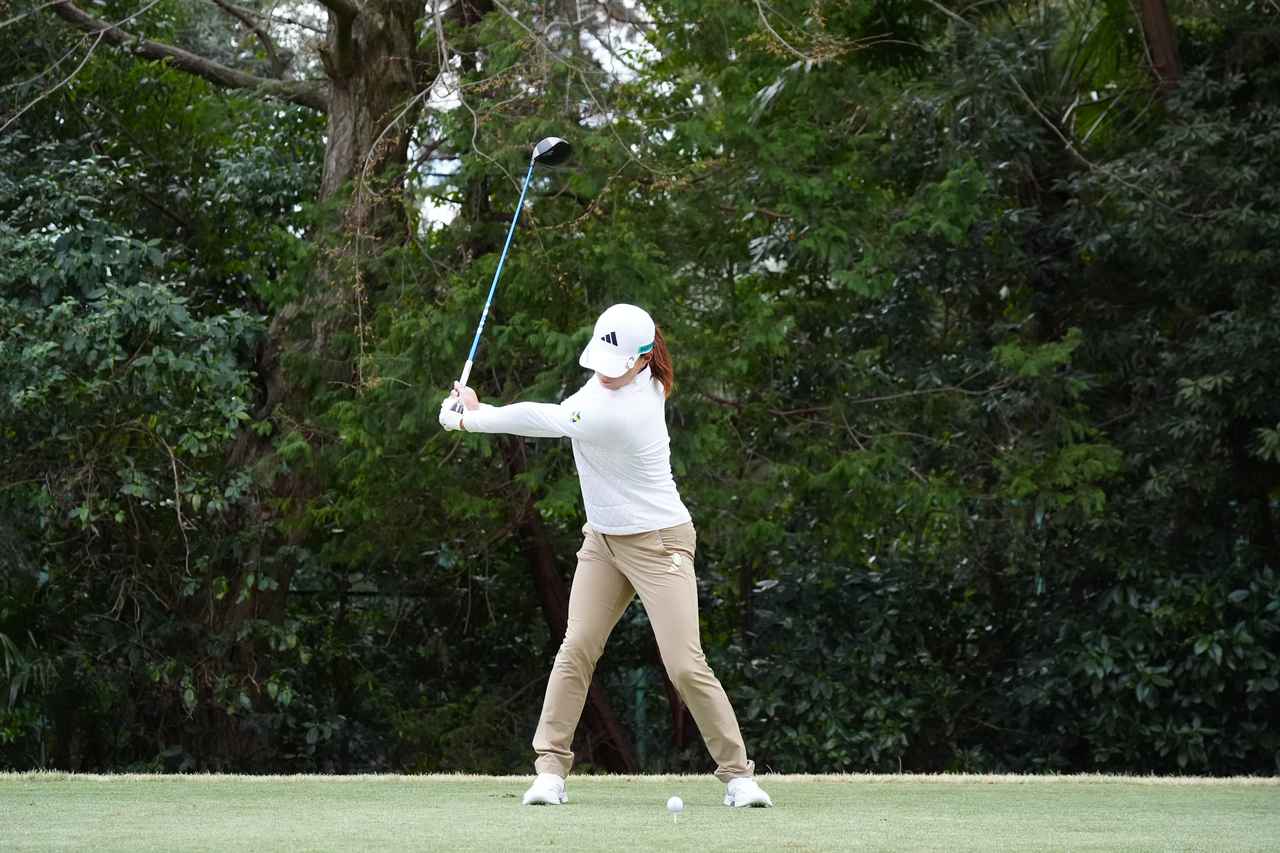 画像 : 3番目の画像 - 渋野日向子のドライバー正面連続写真（撮影／姉崎正） - みんなのゴルフダイジェスト