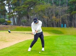 P6（ダウンスウィングでシャフトが地面と平行）