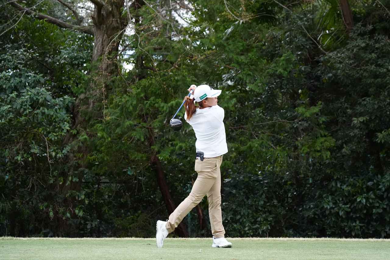 画像 : 10番目の画像 - 渋野日向子のドライバー正面連続写真（撮影／姉崎正） - みんなのゴルフダイジェスト