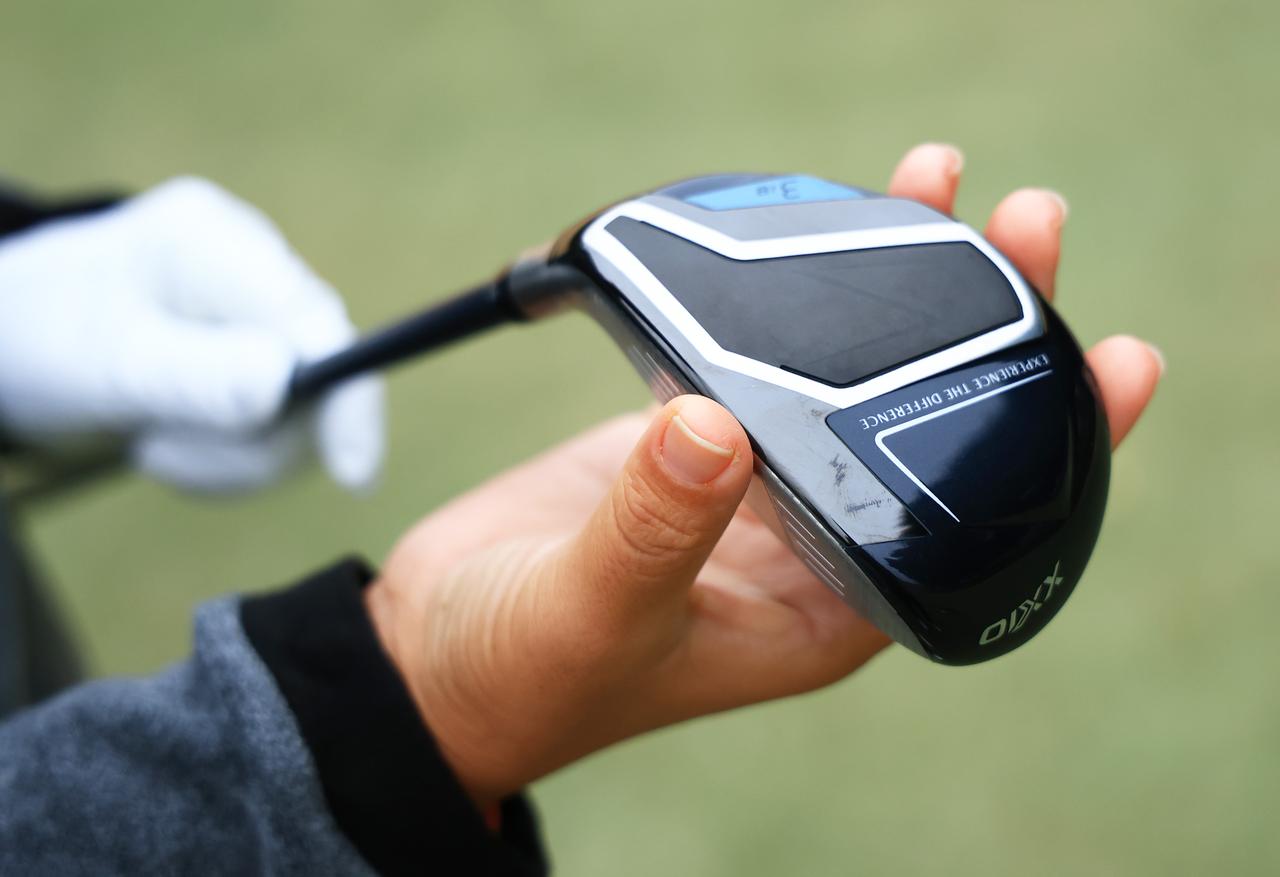 画像: 青木瀬令奈の「ゼクシオ 14 ハイブリッド（H3）」の推しポイント「拾いやすい設計です」