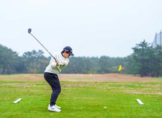 P5（ダウンスウィングで左腕が地面と平行）