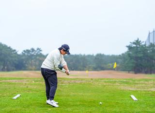 P6（ダウンスウィングでシャフトが地面と平行）