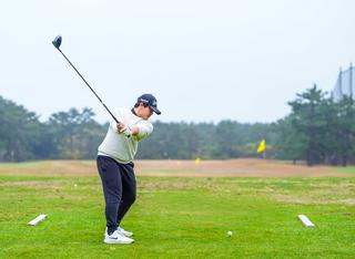 P3（テークバックで左腕が地面と平行）