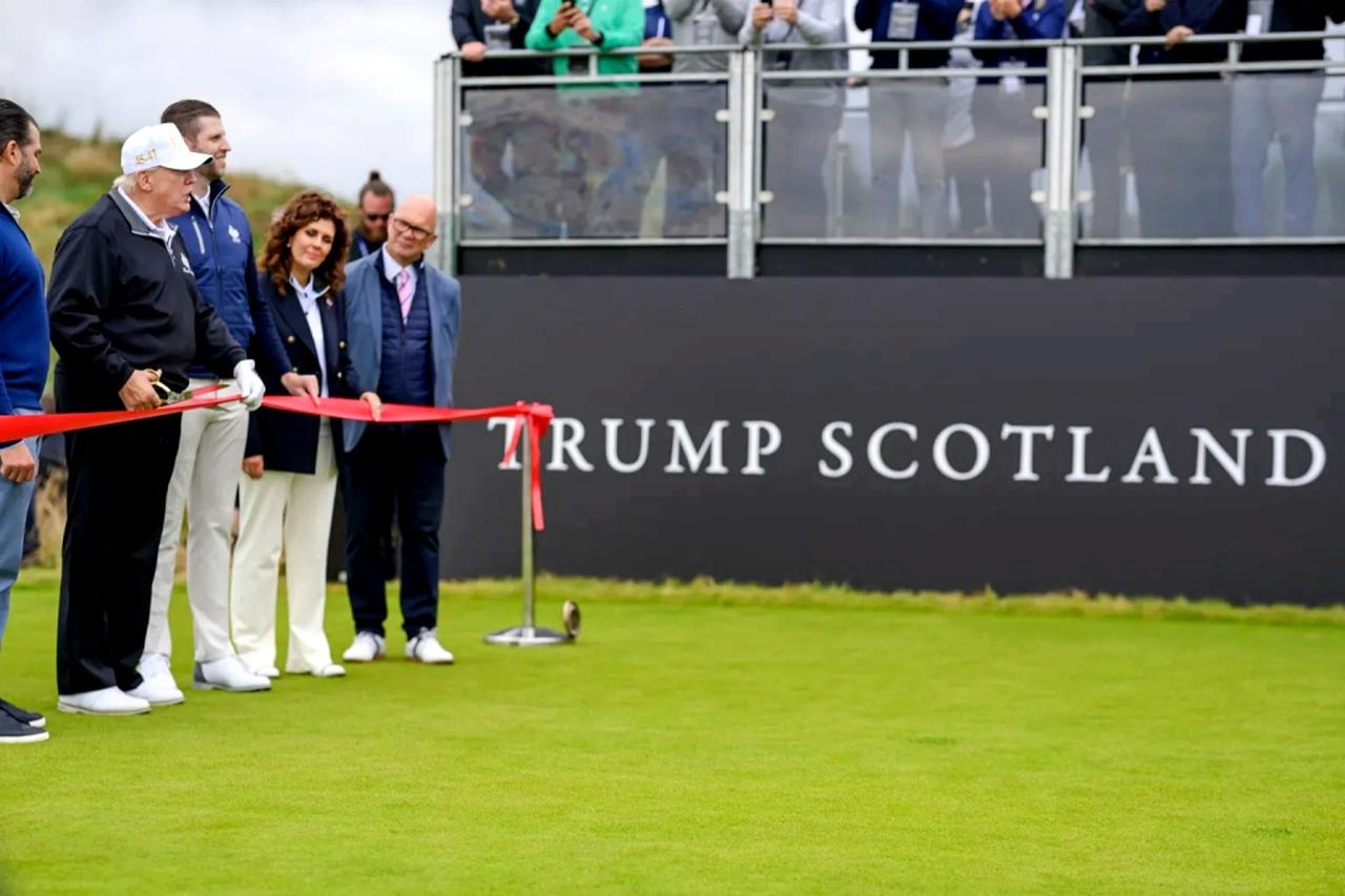 画像: 公私混同の声も。トランプ大統領、スコットランドでゴルフ三昧は全英OP開催の交渉か？ - みんなのゴルフダイジェスト