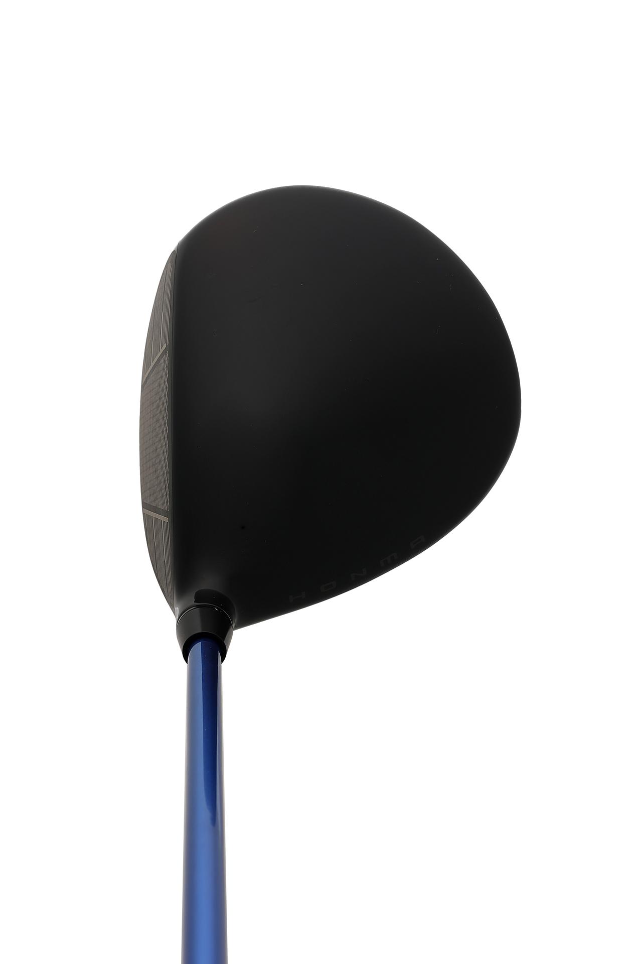 画像: 丸みがあり後方が時計の1～2時方向にストレッチしている