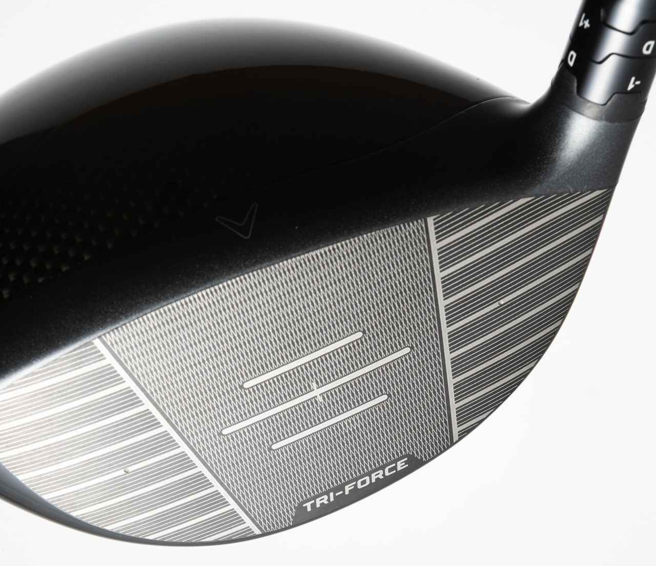 画像: インパクト時にフェースの表面にかかる圧力に強いチタン、裏面にかかる張力に強いカーボンをポリメッシュの薄い層と重ねることで、ボール初速を上げながら強度も高めることができる3層構造の『TRI-FORCEフェース』