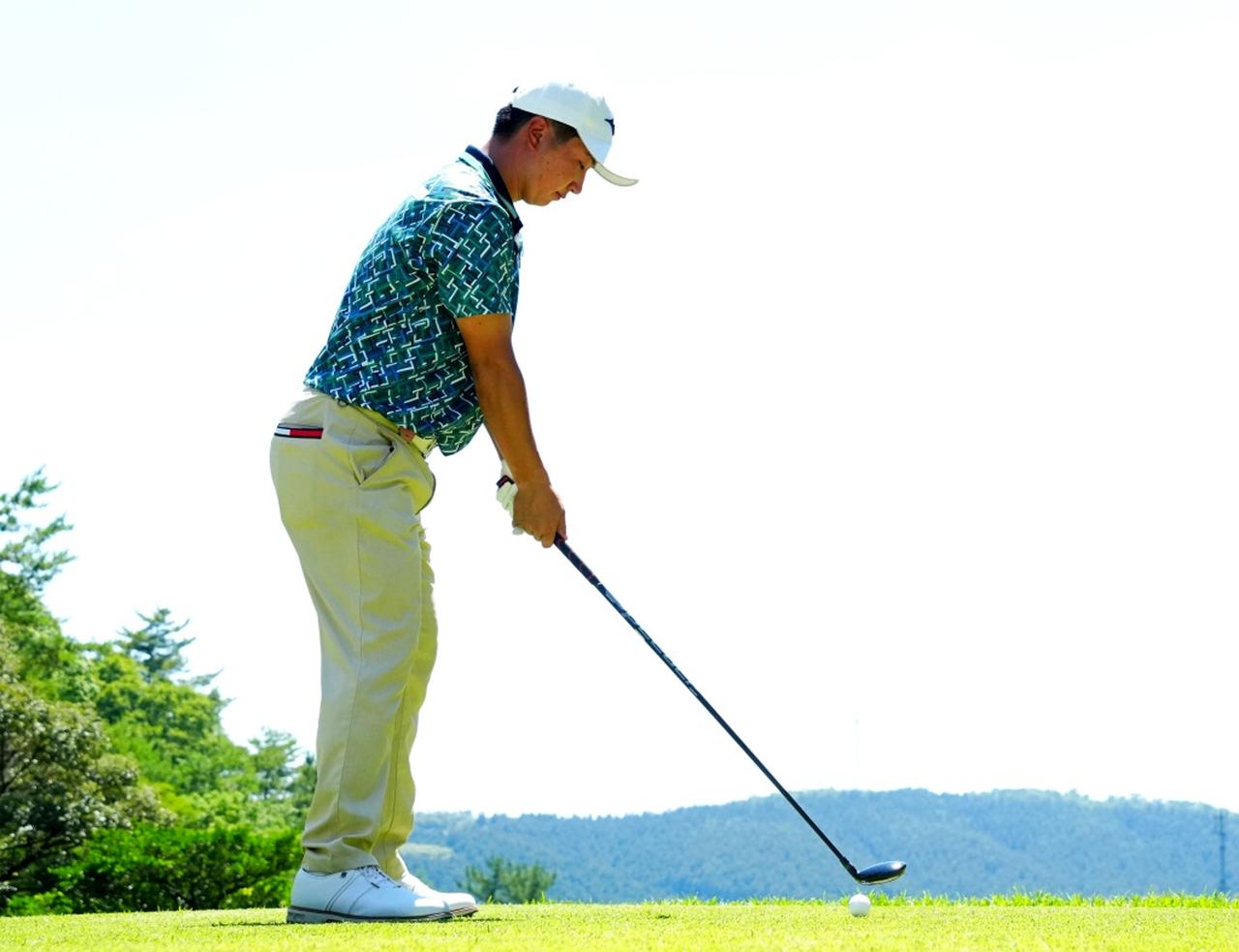 画像: 奥コーチがアマチュアに参考にしてほしいという杉浦の「ソフト猫背」