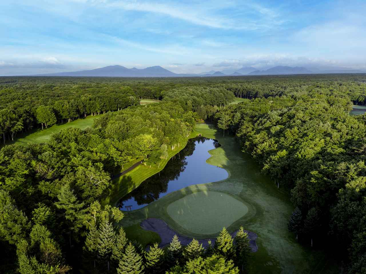 画像: 放置された原野よりゴルフ場がエコ? 手入れされた芝と樹木が作る「現代の里山」【ラウンド中の小ネタに使えるゴルフ知識 #43】 - みんなのゴルフダイジェスト