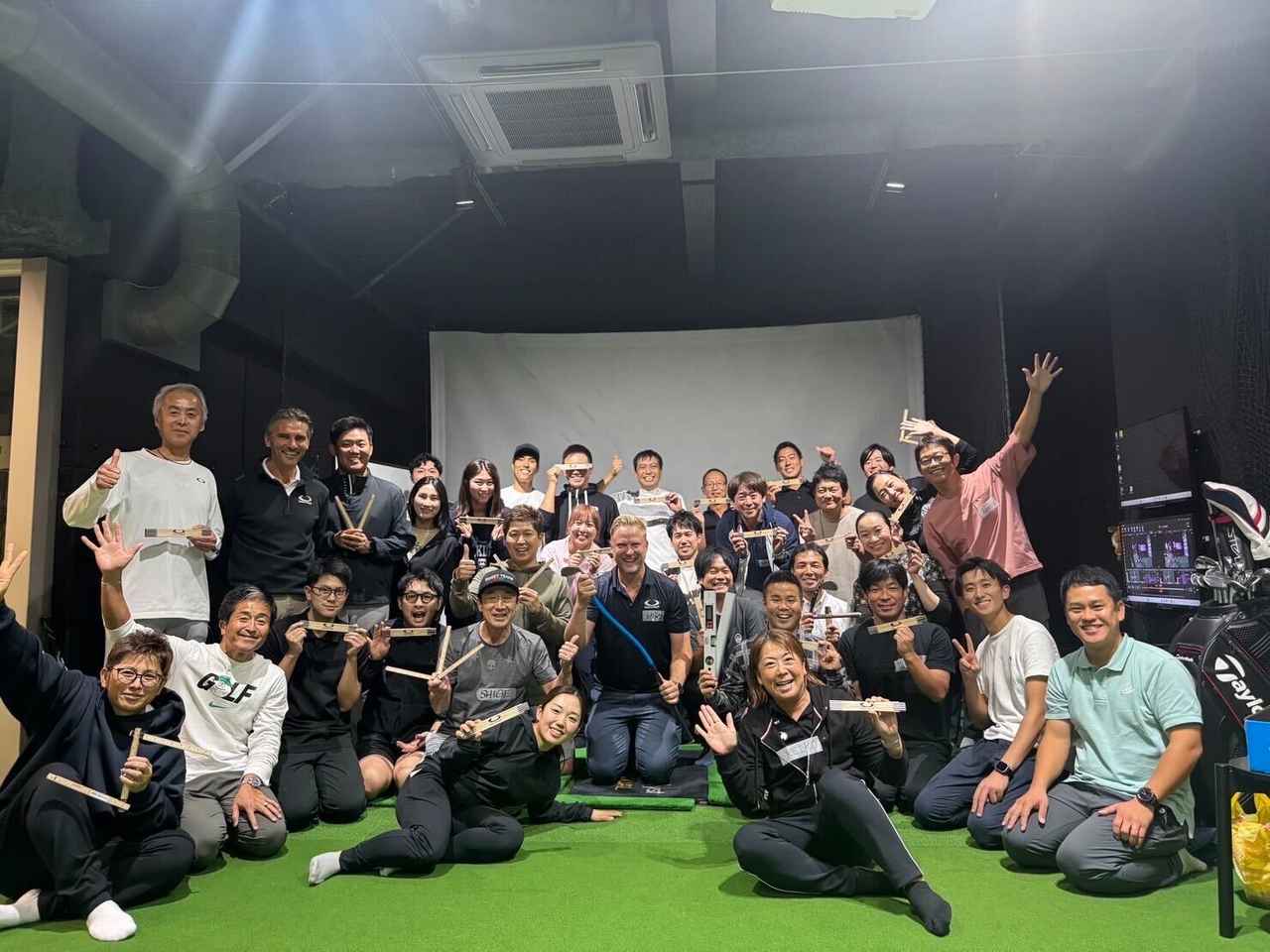 画像: スウェーデン発の最新ゴルフ理論「バランスゴルフ」。体に合わせた “スウィングフィッティング” とは ⁉ - みんなのゴルフダイジェスト