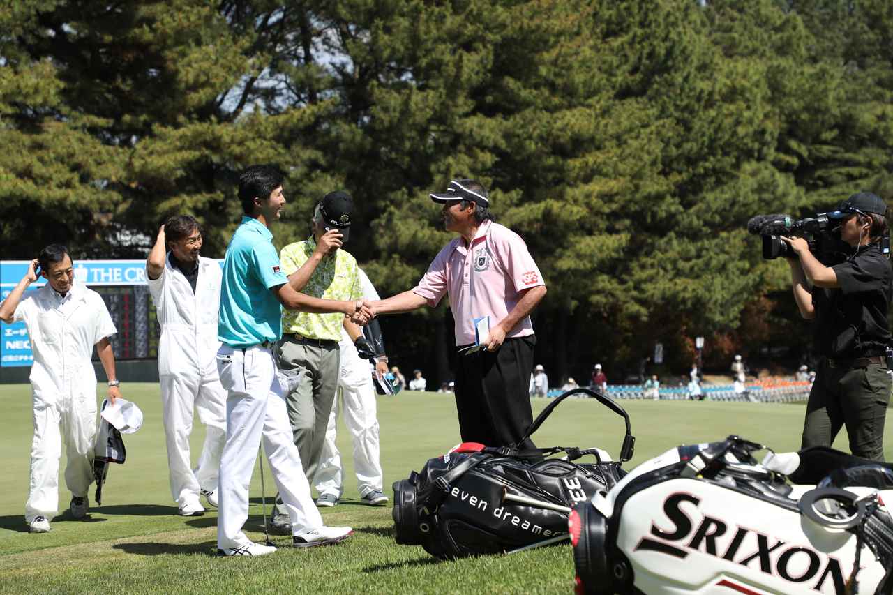画像: 2日目の最終ホールでバーディパットを決めた星野。「このときジャンボさんが初めて笑ってくれました」(星野)