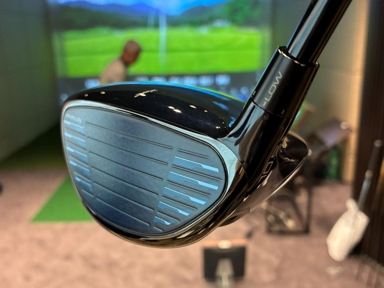 画像: チタンの表面に厚さ0.4mmのナノアロイを搭載。ミズノのイメージカラー「ブルー」を基調としたデザインは今作への自信の表れか