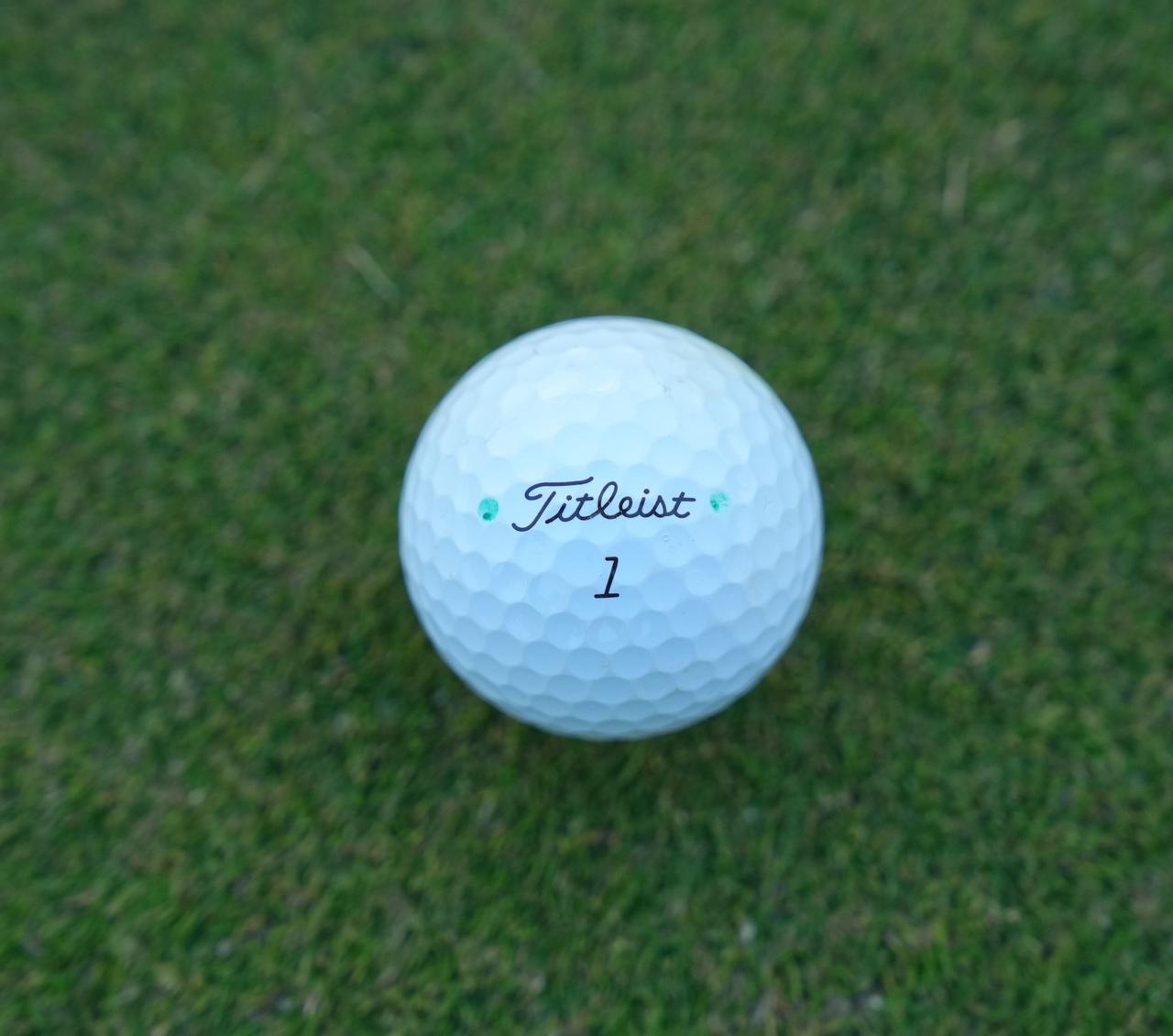 画像: 「パターのタッチやアイアンの精度はプロV1が一番。イメージ通りの転がりと弾道が出てくれます」と太鼓判を押す