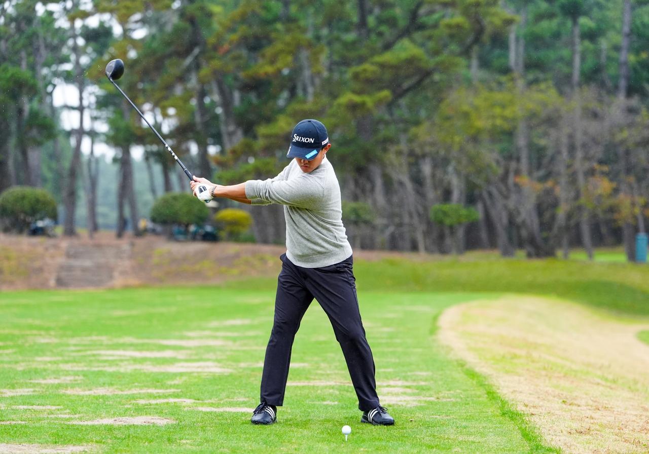 画像 : P3（テークバックで左腕が地面と平行）