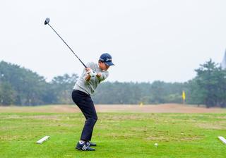 P5（ダウンスウィングで左腕が地面と平行）