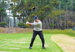 P5（ダウンスウィングで左腕が地面と平行）