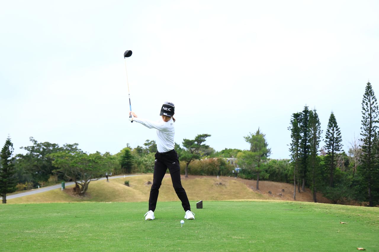 画像 : 3番目の画像 - 安田のスウィングを連続写真でチェック！ - みんなのゴルフダイジェスト