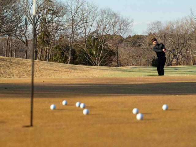 画像: 佐々木プロのアプローチ