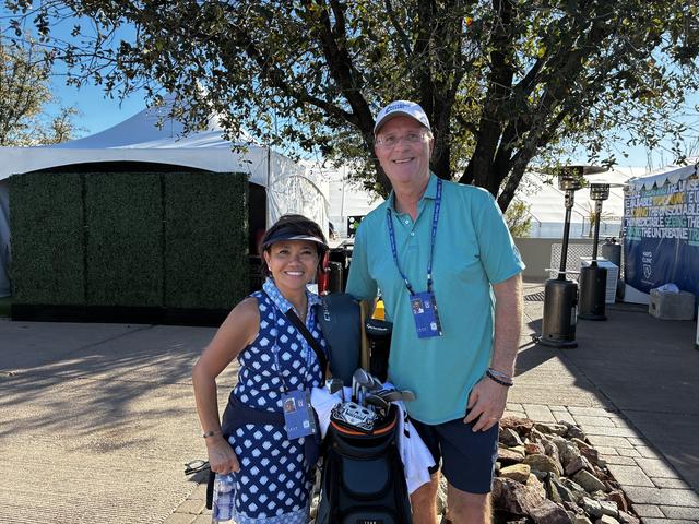 画像: アメリカ人の父・スティーブさんとフィリピン出身の母・アナさん