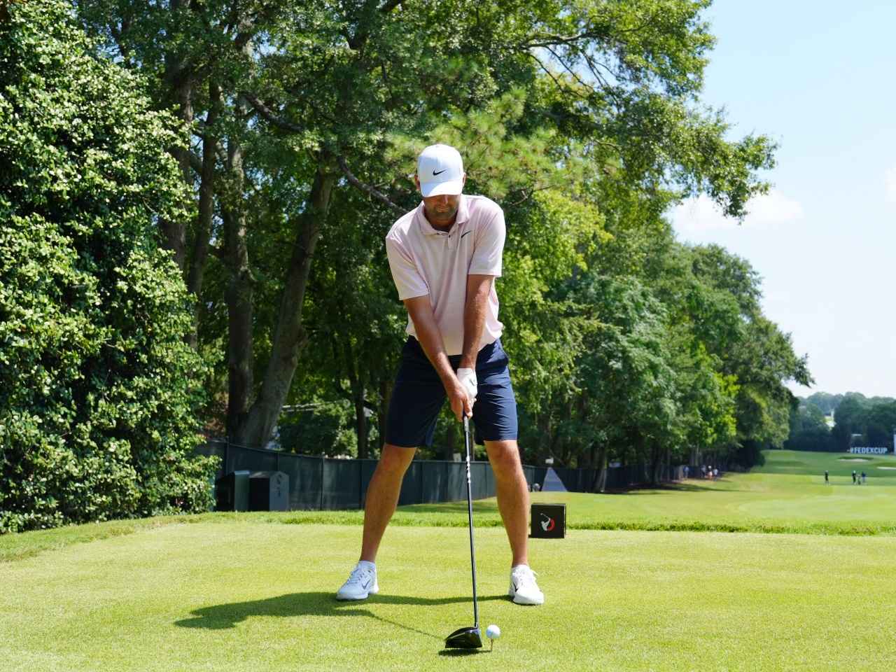 画像 : 1番目の画像 - 世界No.1、S・シェフラー「左サイドの動きが大きい。 飛んで曲がらない秘密」 - みんなのゴルフダイジェスト