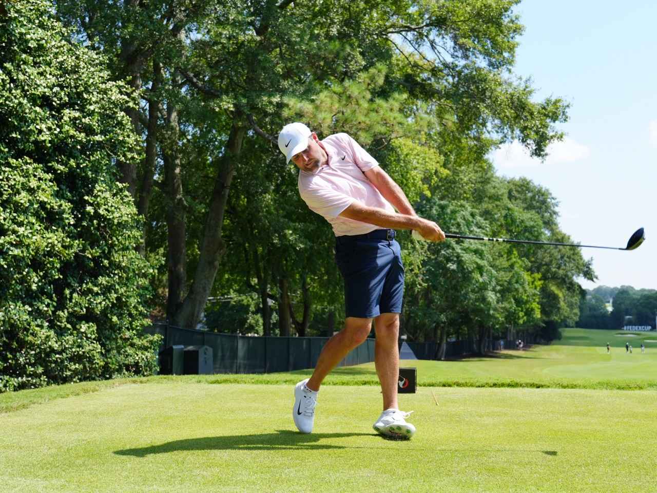 画像 : 6番目の画像 - 世界No.1、S・シェフラー「左サイドの動きが大きい。 飛んで曲がらない秘密」 - みんなのゴルフダイジェスト