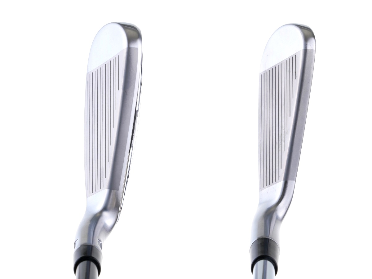 画像: 『Qi MAX』アイアンの5I(ロフト21度/左)、『P790』アイアンの5I(ロフト23度/右)