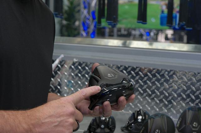 画像: ねじ式のウェイトなら余分な重量を取られない