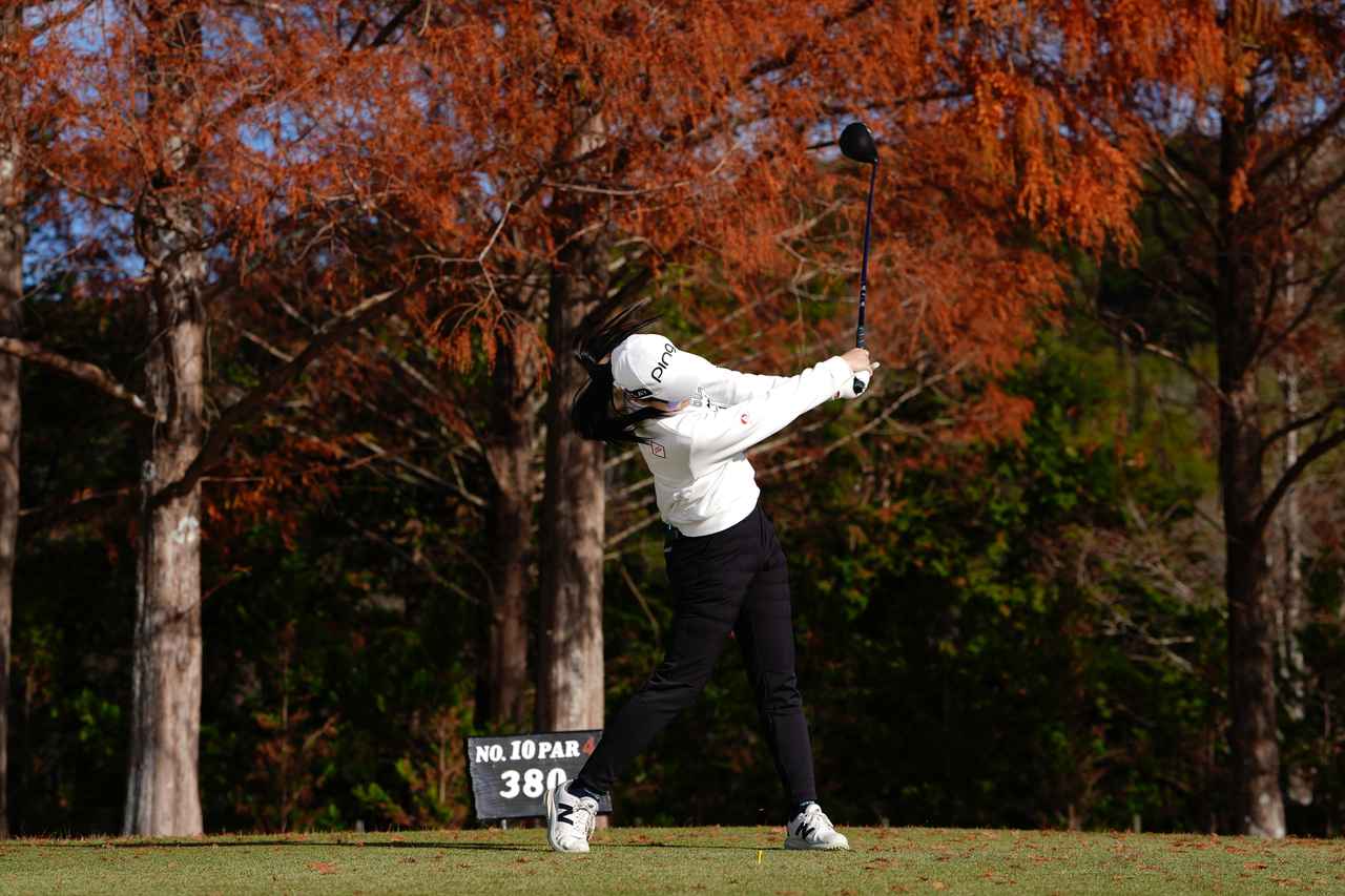 画像 : P9（両手が肩の高さ）