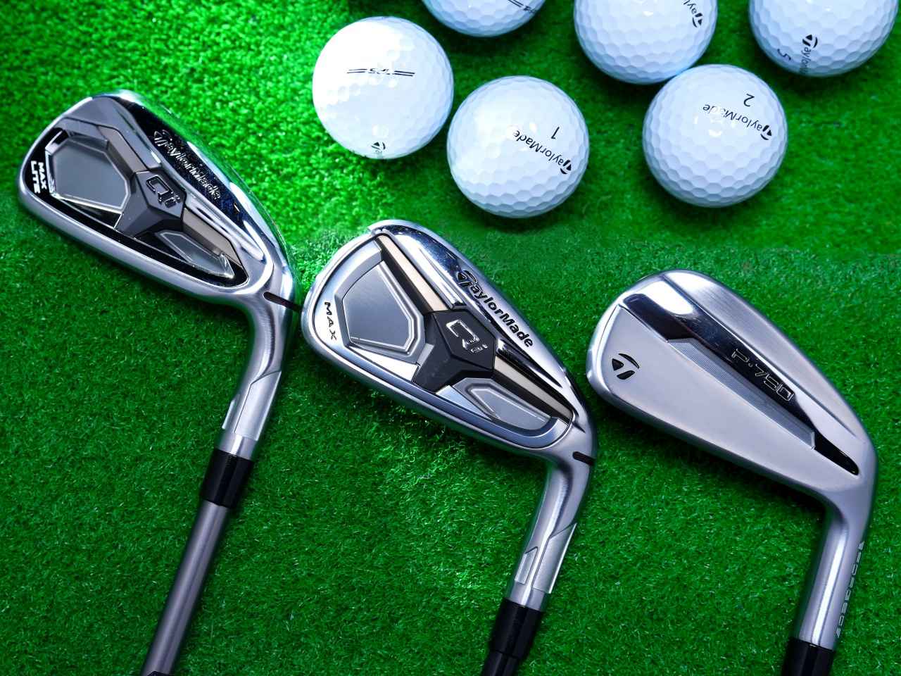 画像: 『Qi MAX LITE』アイアン(左)、『Qi MAX』アイアン(中)、『P790』アイアン(右)(Ph/Tadashi Anezaki)