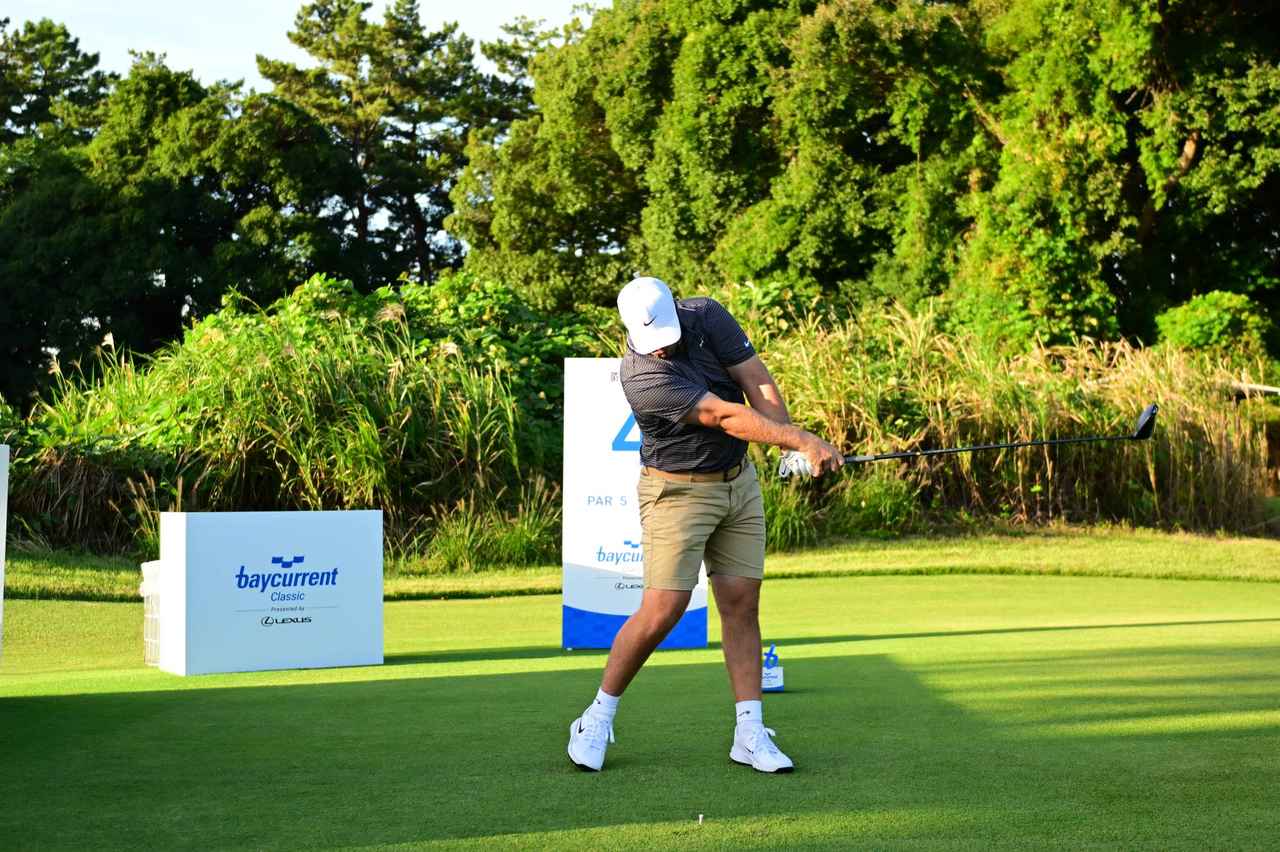 画像 : 8番目の画像 - クリス・ゴッタラップのドライバー連続正面写真（撮影／岡沢裕行） - みんなのゴルフダイジェスト