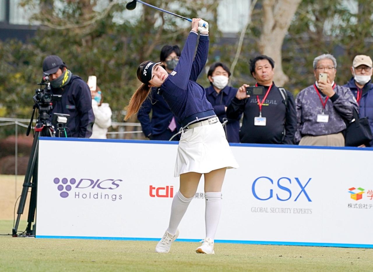 画像 : 11番目の画像 - ルーキー倉林紅のFWショット連続写真 - みんなのゴルフダイジェスト