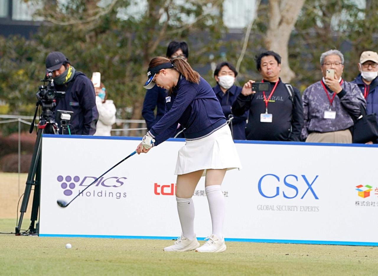 画像 : 7番目の画像 - ルーキー倉林紅のFWショット連続写真 - みんなのゴルフダイジェスト