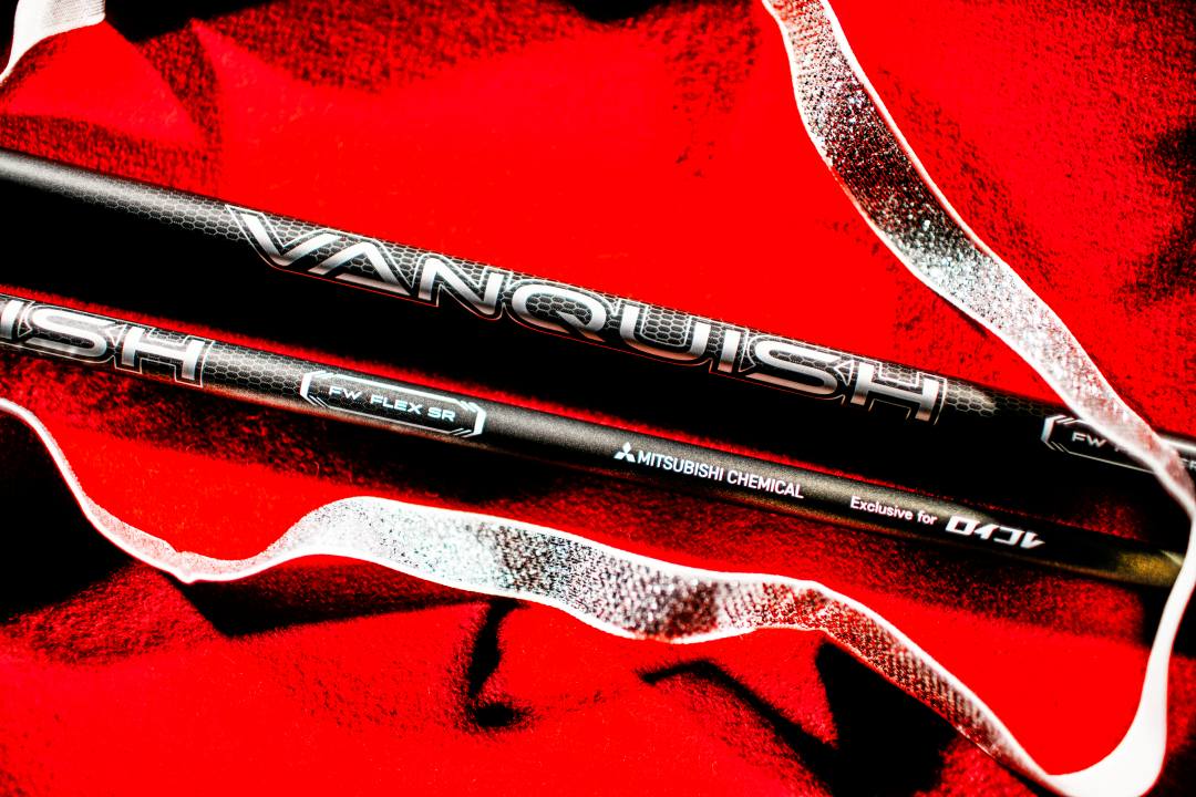 画像: 三菱ケミカル「VANQUISH」(R・SR・S)をベースとした専用シャフトを装着。軽量でありながら、しっかりとした振り感とインパクトを合わせやすい設計