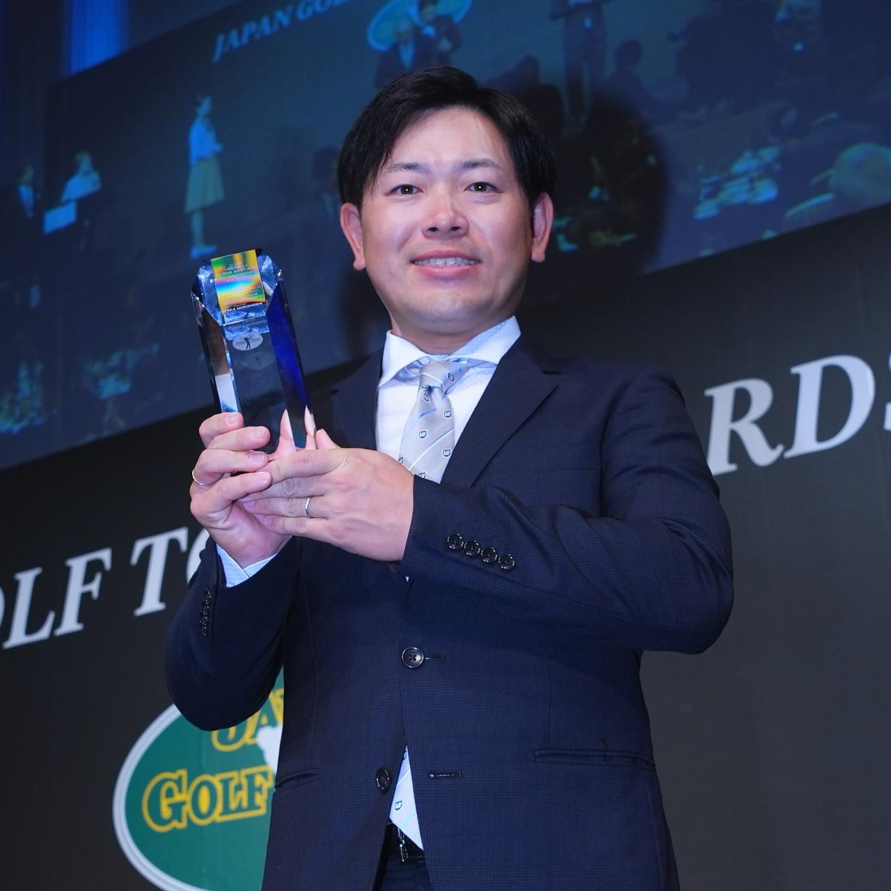 画像1: 稲森佑貴を抜いた「新・曲がらない男」。飛ばす動きは“全排除”! 体重移動も地面反力もしない「3つの約束」