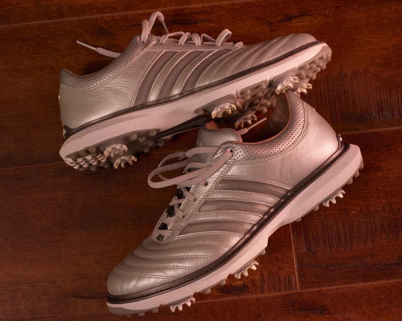 画像: カプセルコレクション「adidas x Metalwood」／限定モデルのゴルフシューズ「MC70」