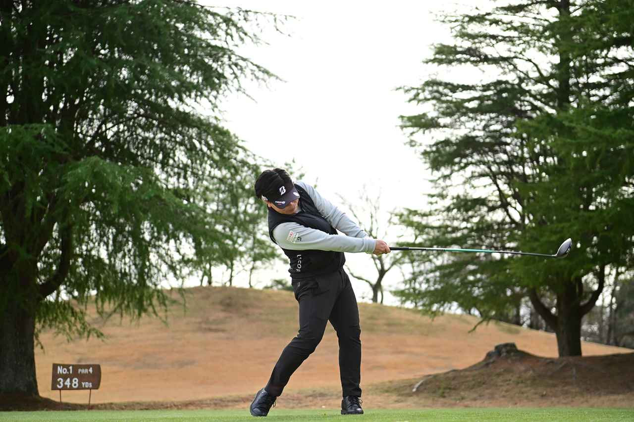 画像 : 8番目の画像 - 【連続写真10枚】新・曲がらない男！ 勝亦悠斗のドライバーショット - みんなのゴルフダイジェスト