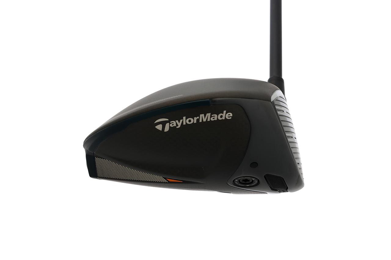 画像: 今モデルはヘッドの後方が高くなり、前モデルのシャロー形状からハイバック形状になった