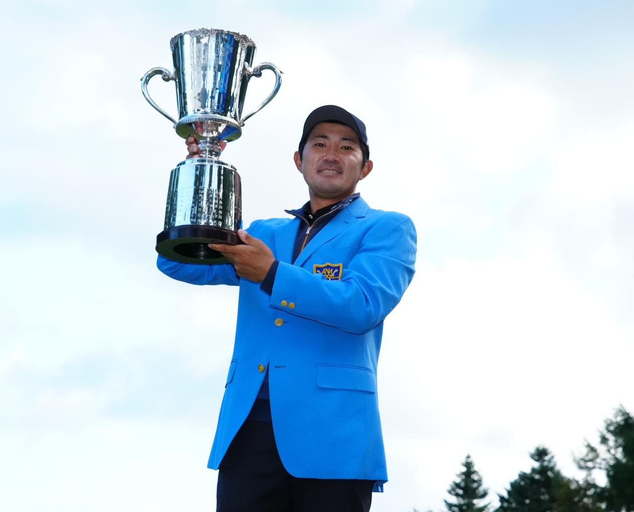 画像: 昨年(2025)の「ANAオープンゴルフトーナメント」で通算7勝目を挙げた金谷が一番稼いでいた(撮影/岡沢裕行)