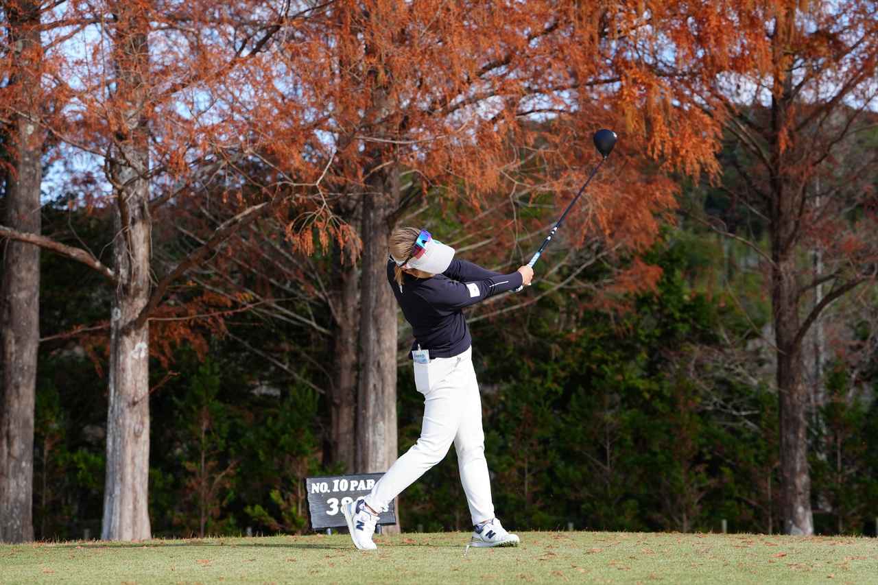 画像 : P9（両手が肩の高さ）