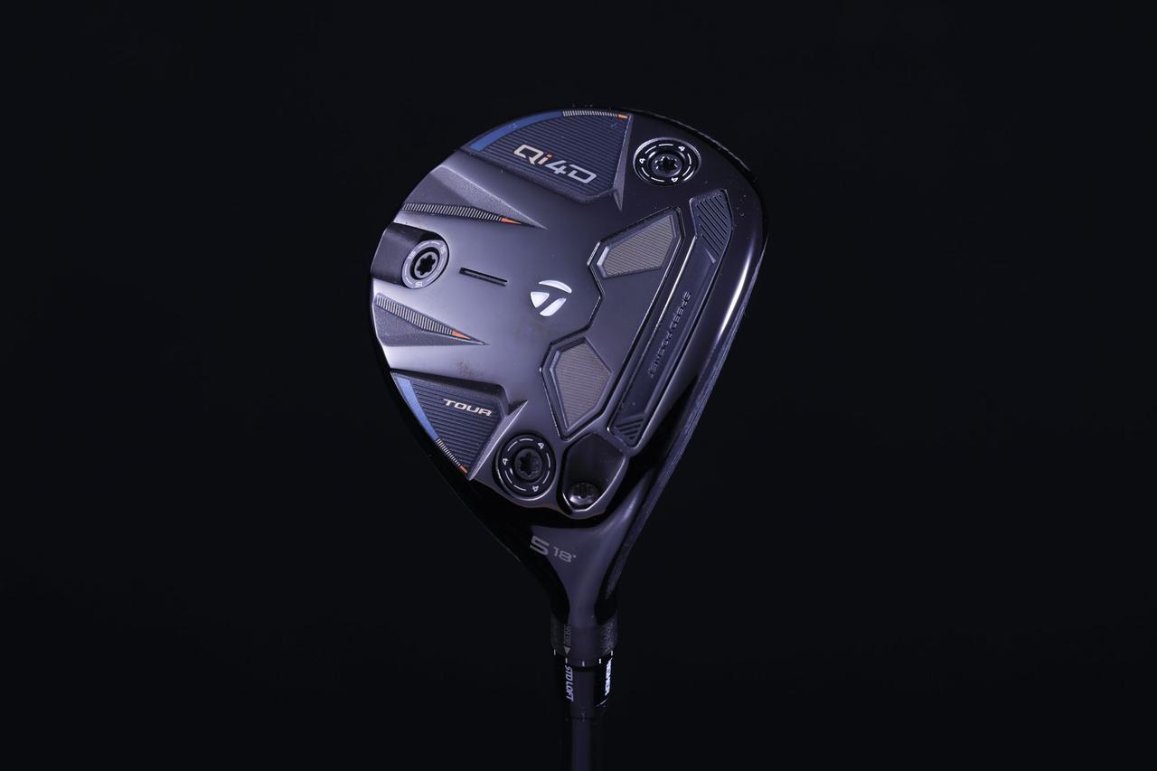 画像1: 「Qi4D TOUR」はチタンヘッド。小ぶりで低スピンの飛ばせるアスリートモデル。番手構成は#3(15度)、#5(18度)、#7(21度)