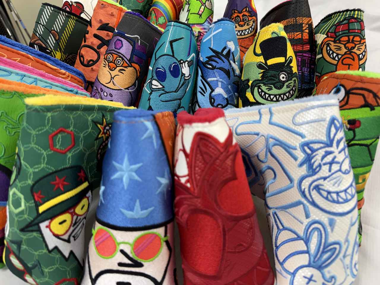 画像 : 世界限定ヘッドカバー