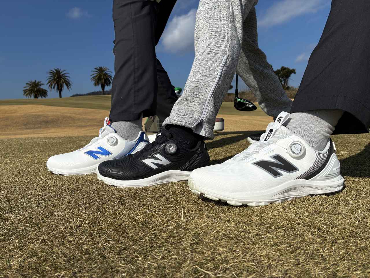 画像: 豊富なカラバリの「Fresh Foam X 2500 v5 SL BOA®」。シューレースタイプはソフトスパイク、スパイクレスの両方が用意されている