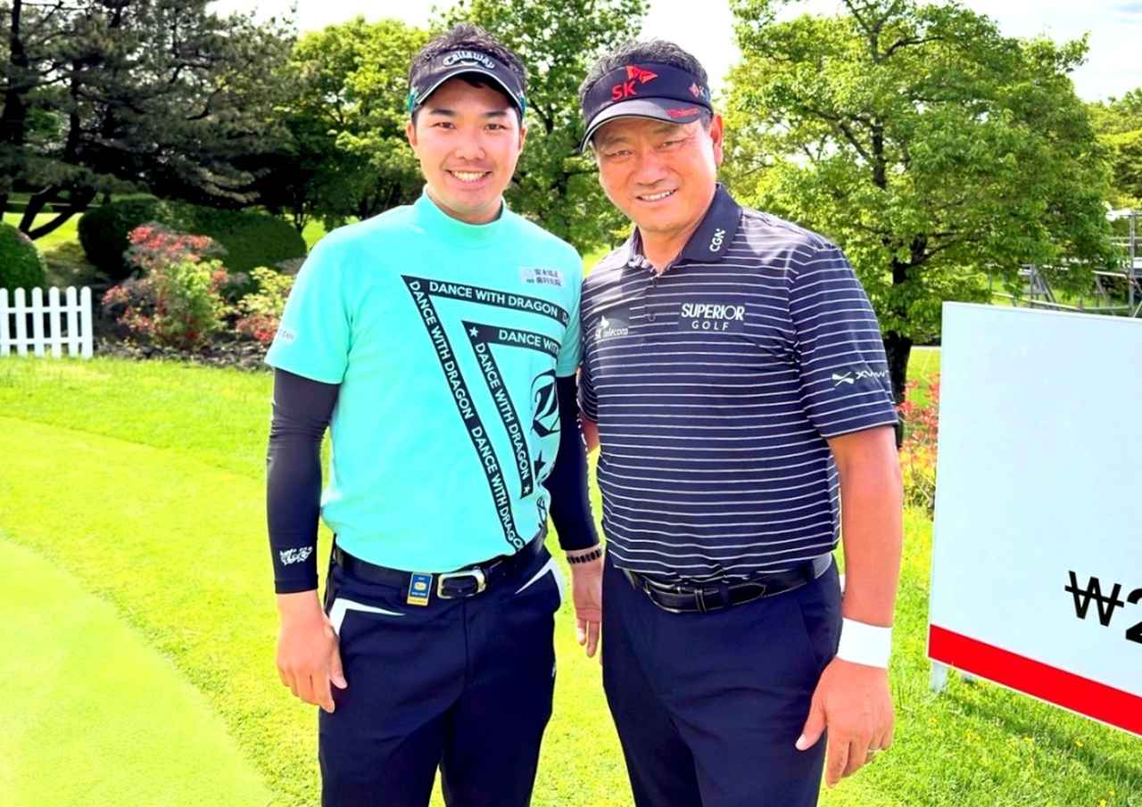 画像: 写真左が和田章太郎。福岡出身の30歳で13年にプロ転向。右は韓国のチェ・キョンジュ