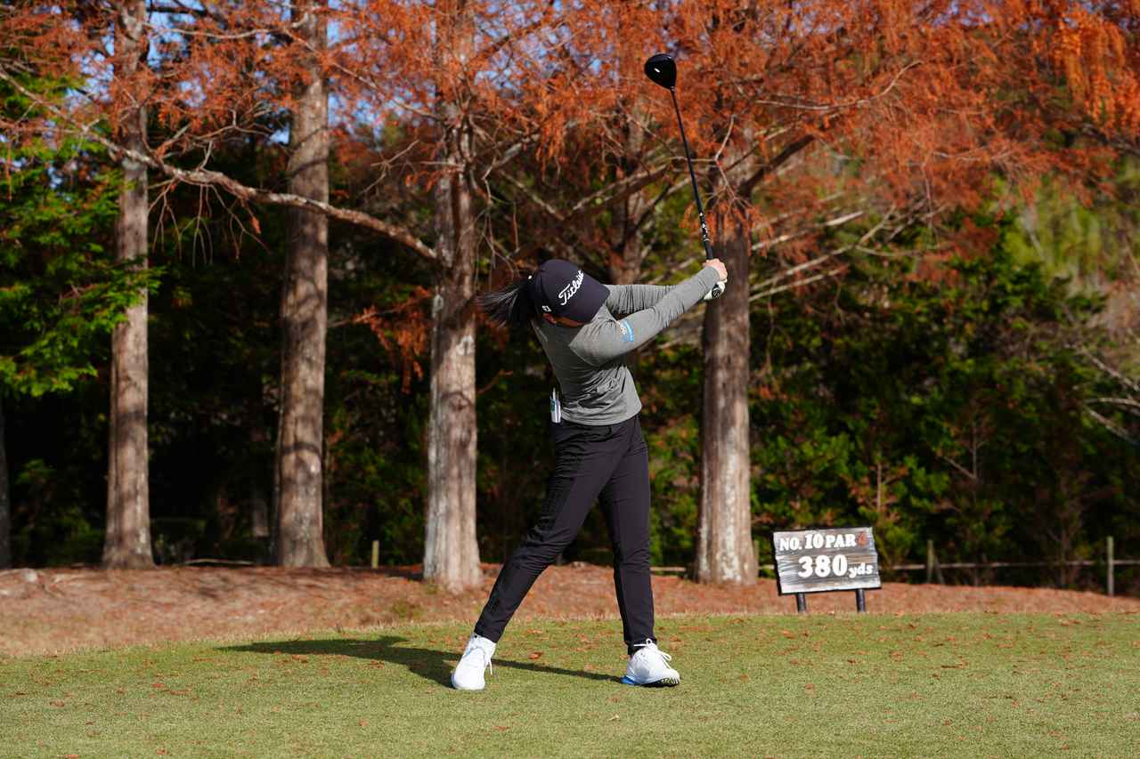 画像 : P9（両手が肩の高さ）