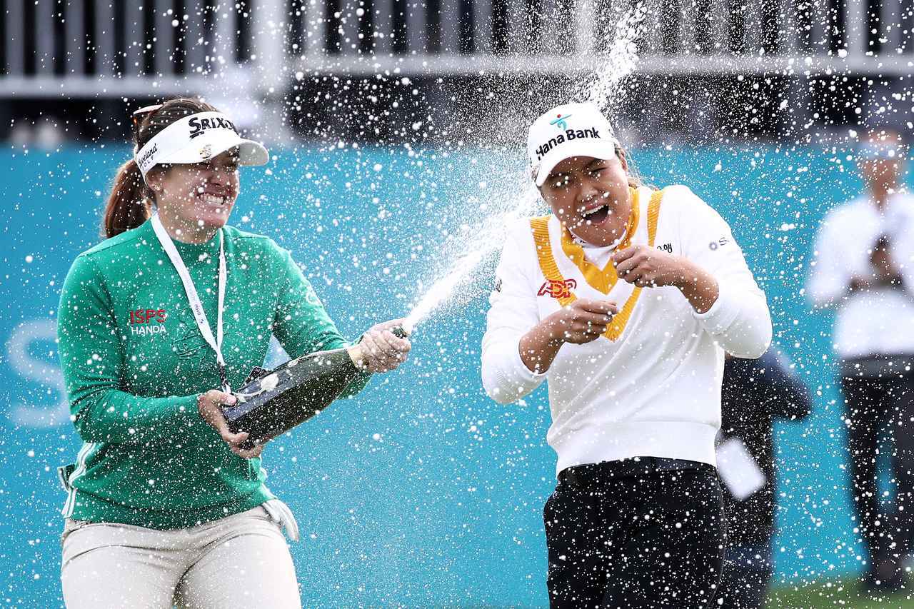 画像: 「7週間ゴルフなし」vs「夫がキャディ」。豪州親友対決！ 対照的な調整法の2人が首位【米女子ツアー】 - みんなのゴルフダイジェスト