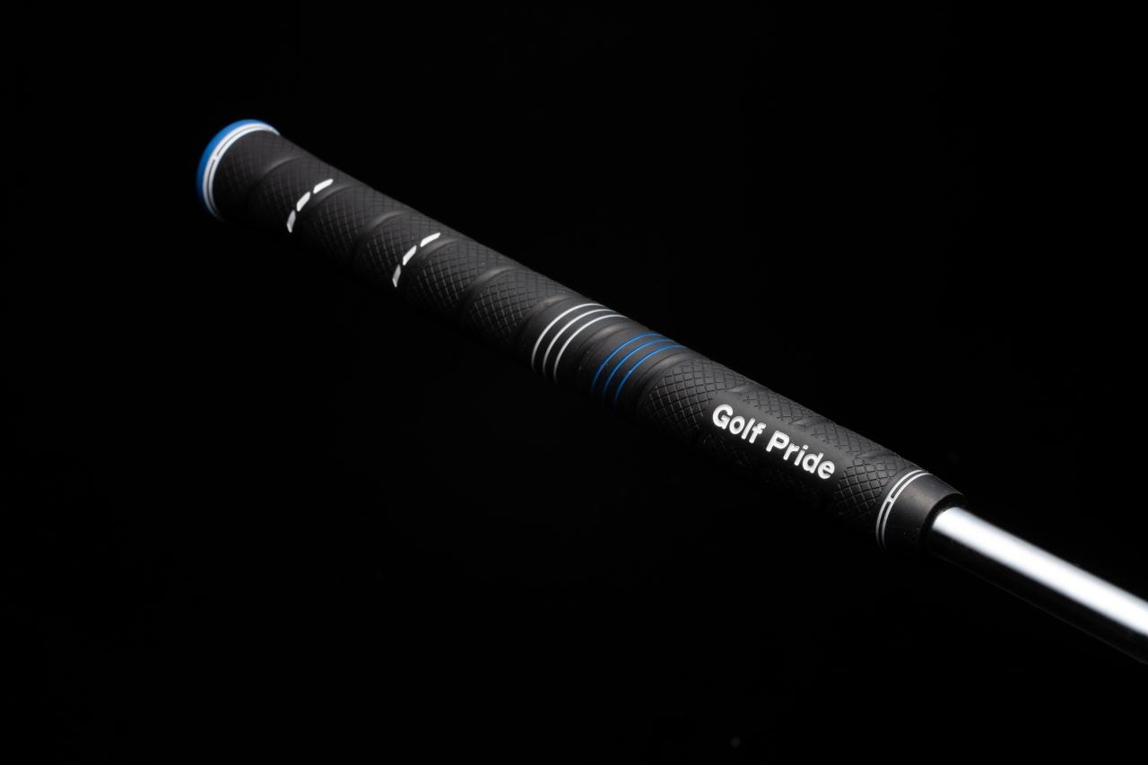 画像: ゴルフプライドの「CP 2 WRAPジャンボ」 www.g-pocket.jp