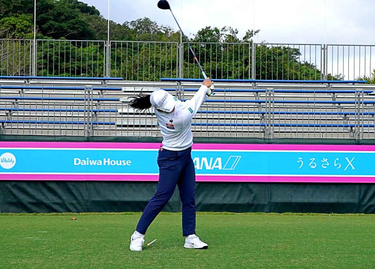 画像 : 10番目の画像 - 小祝さくらのドライバーショット連続写真～開幕戦で撮り下ろし - みんなのゴルフダイジェスト