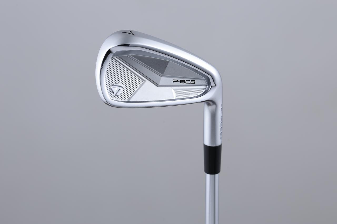 画像: 「P8CB」アイアン。軟鉄鍛造ならではの深みのある打感を維持しつつ、大きめのヘッドと巧みなヘッドデザインで軟鉄鍛造モデルとは思えない寛容性を発揮する
